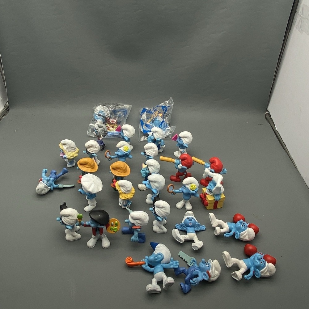 2011-2013 McDonalds Lot Of 31 Smurfs Hefty, Smurfette Figurine Many Duplicates - Picture 12 of 14